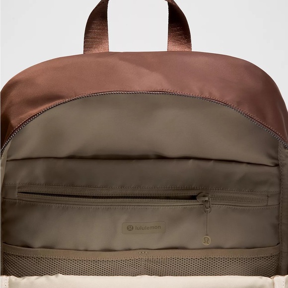 Lululemon Everywhere Backpack 22L Metal Hardware- Lava Cake/Sheer Oak/Gunmetal - Picture 5 of 7